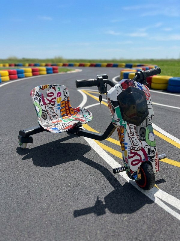 Tricicletă electrică drift Premium pentru copii, 350W + cască si echipament complet de protecție CADOU